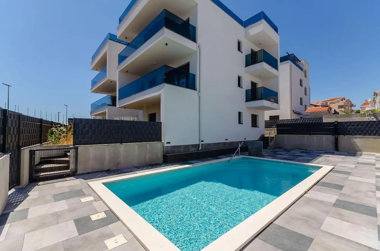 Apartment Linda Trogir 0*,